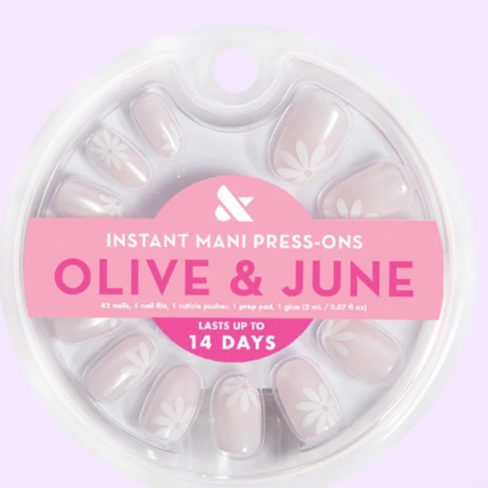 Olive & June Chrome Daisy Pop Instant Mani Press-Ons Round Short 42ct Nail Kit